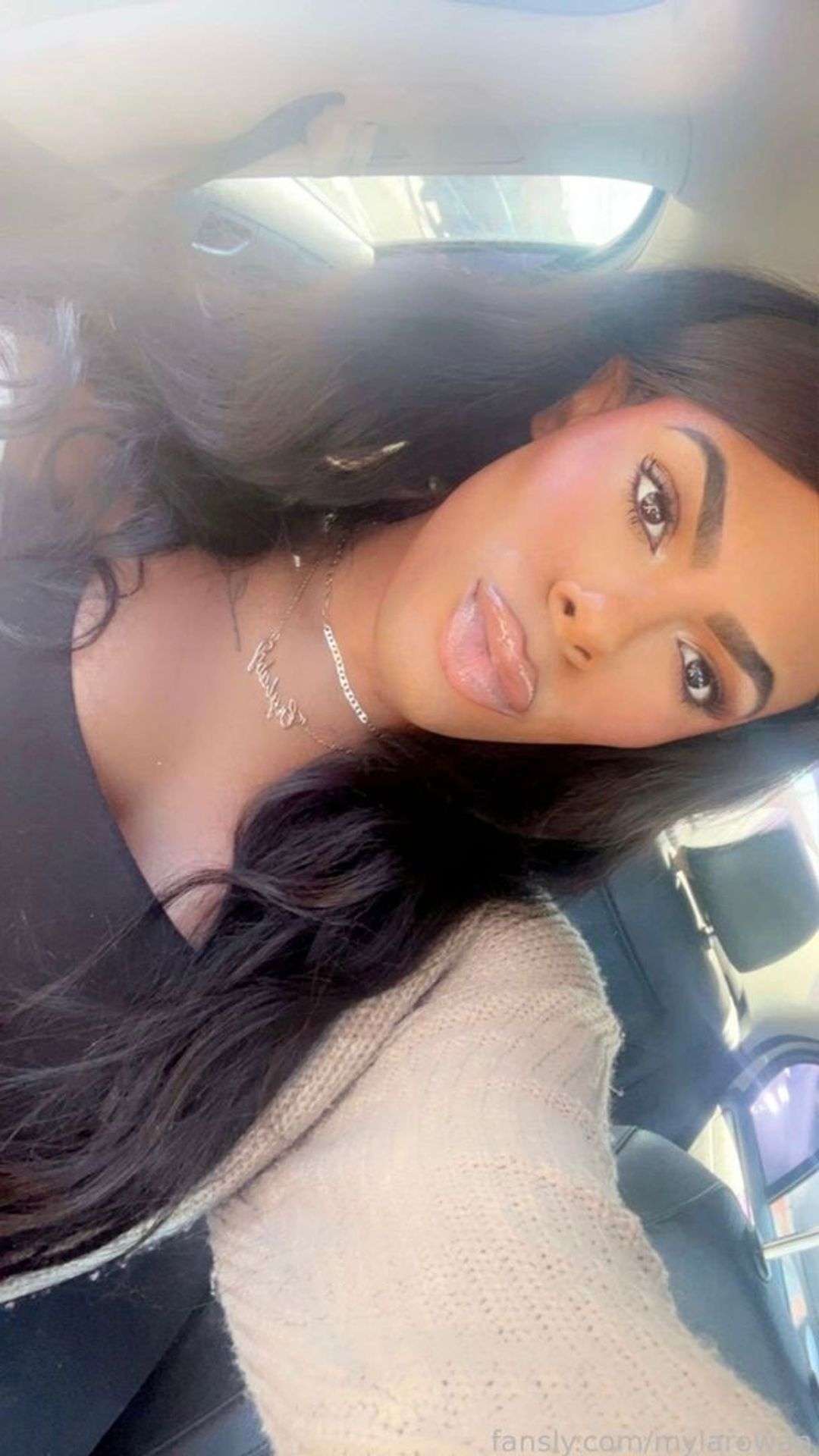 fansly mylarowan profile photo  