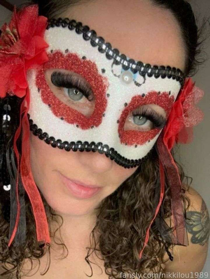 fansly nikkilou1989 profile photo  