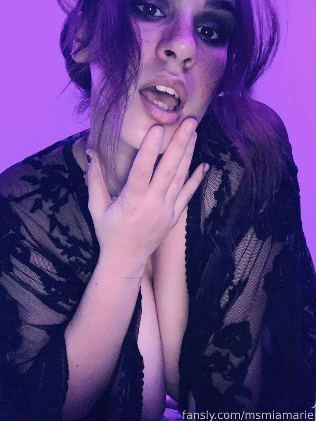 fansly msmiamarie profile photo  