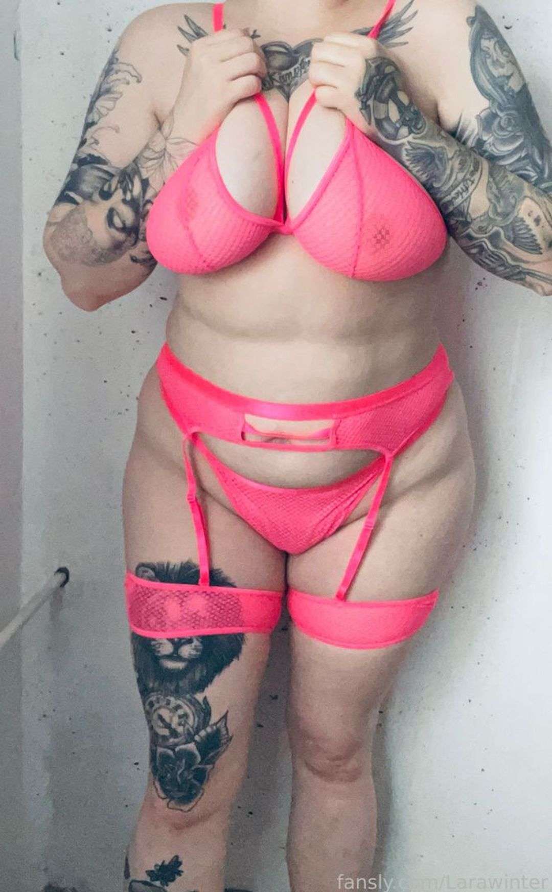 fansly Larawinter profile photo  