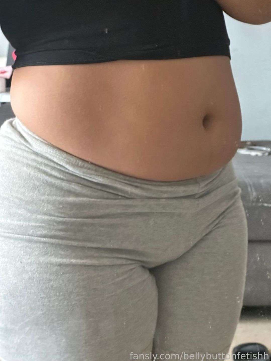 fansly bellybuttonfetish2.0 profile photo  