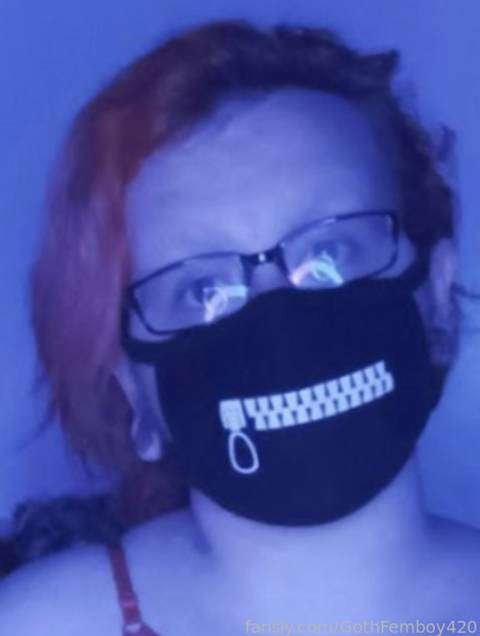 fansly GothFemboy420 profile photo  