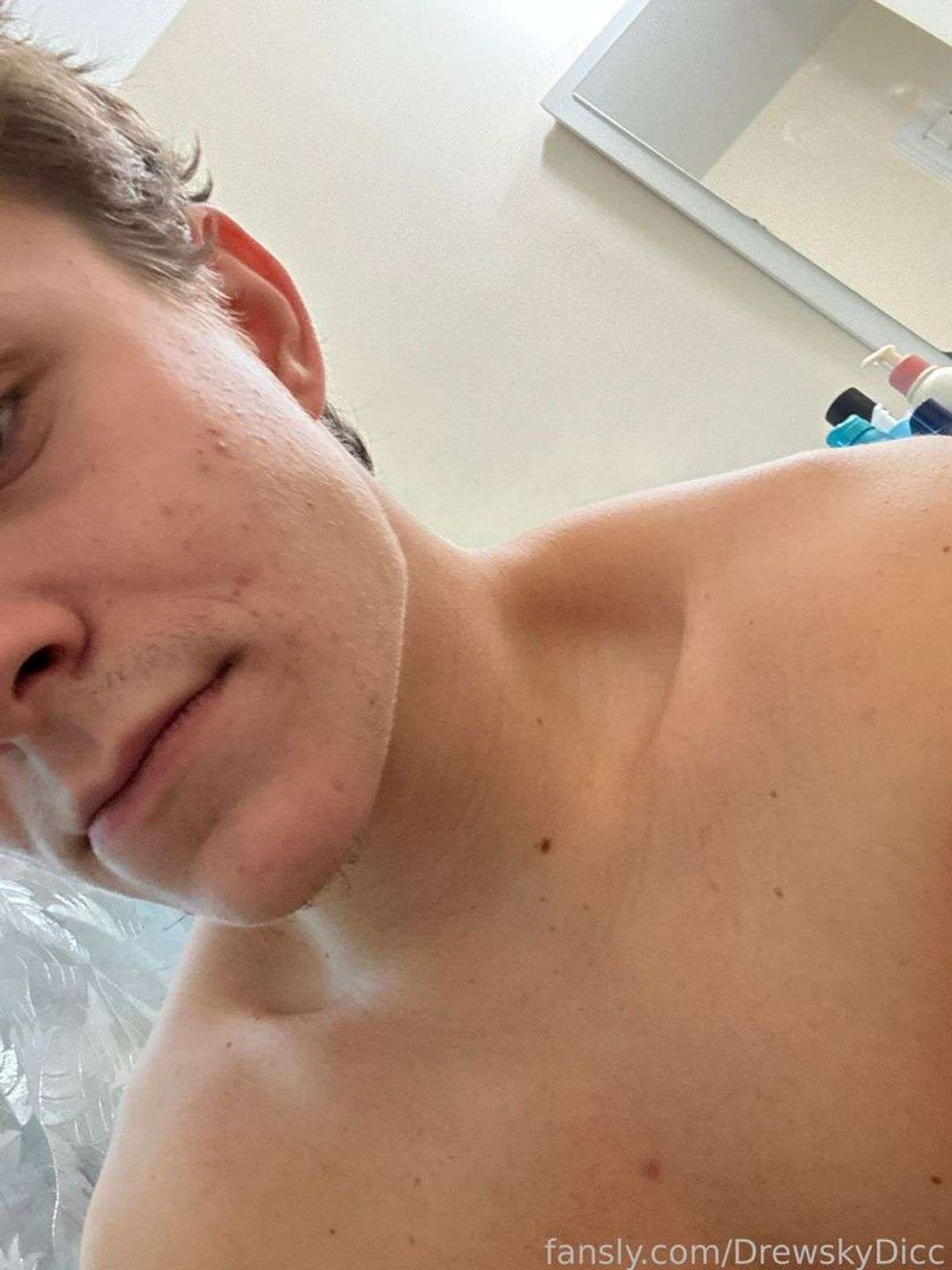 fansly DrewskyDicc profile photo  