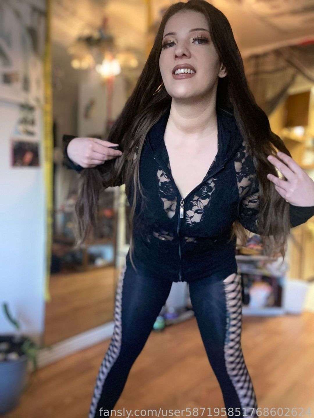 fansly smokihippi profile photo  