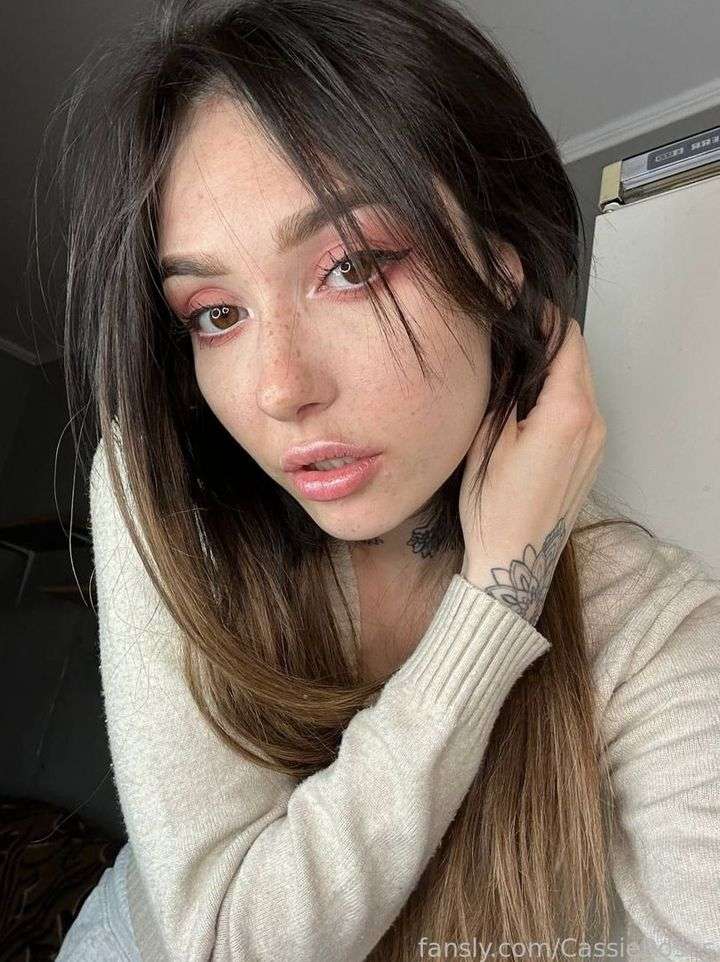 fansly CassieRoses profile photo  