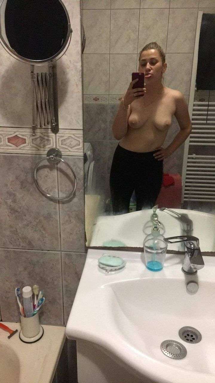 fansly Your Virtual fantasy profile photo  