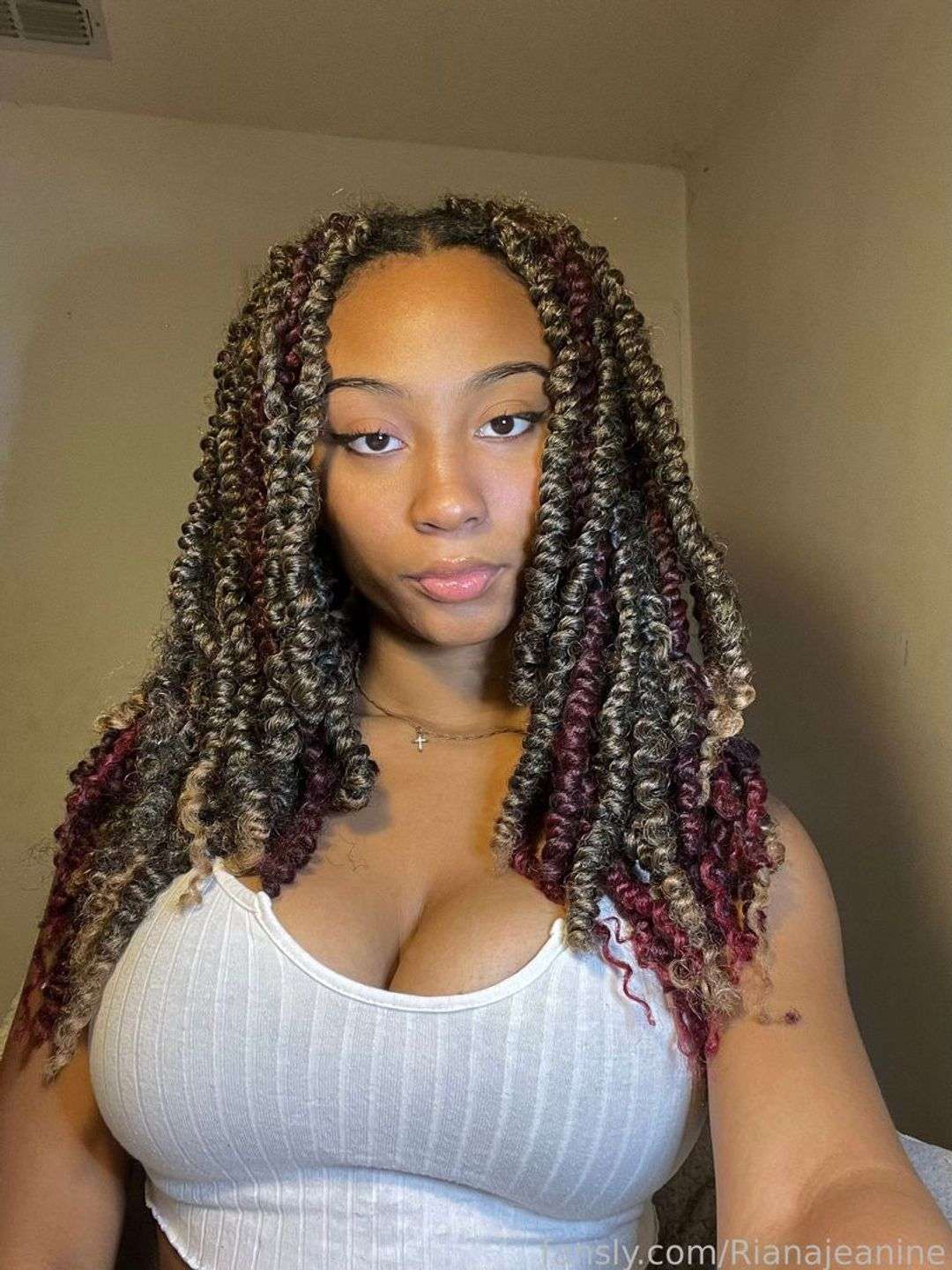 fansly Rianajeanine profile photo  