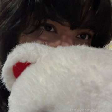 fansly H4zelgutz profile photo  