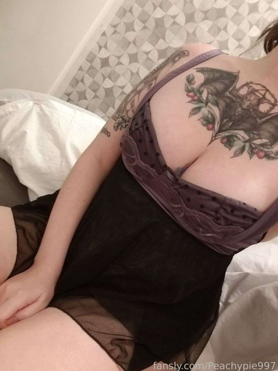 fansly Peaches profile photo  