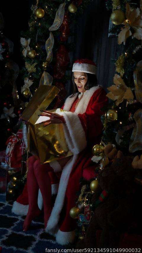 fansly Yomiloor  profile photo  