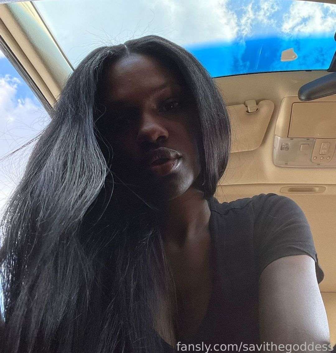 fansly savithegoddess profile photo  