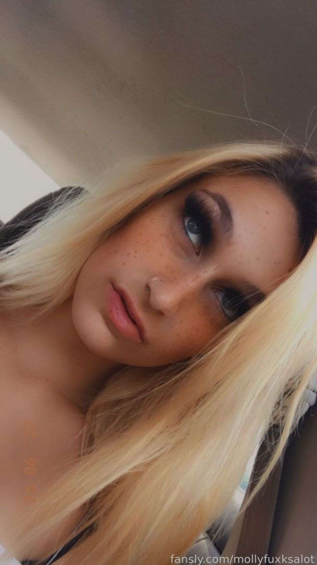 fansly Molly Fucks Alot profile photo  