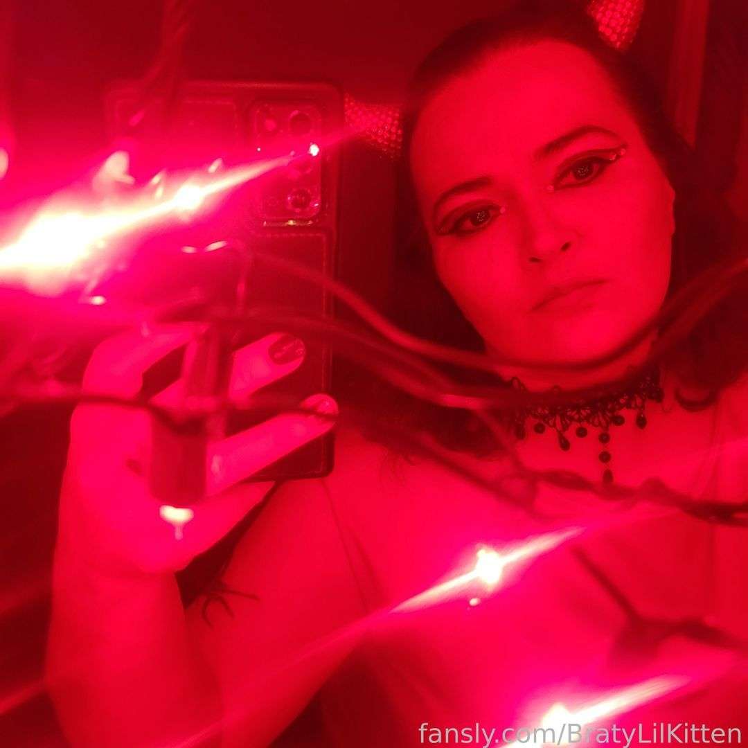 fansly BratyLilKitten profile photo  