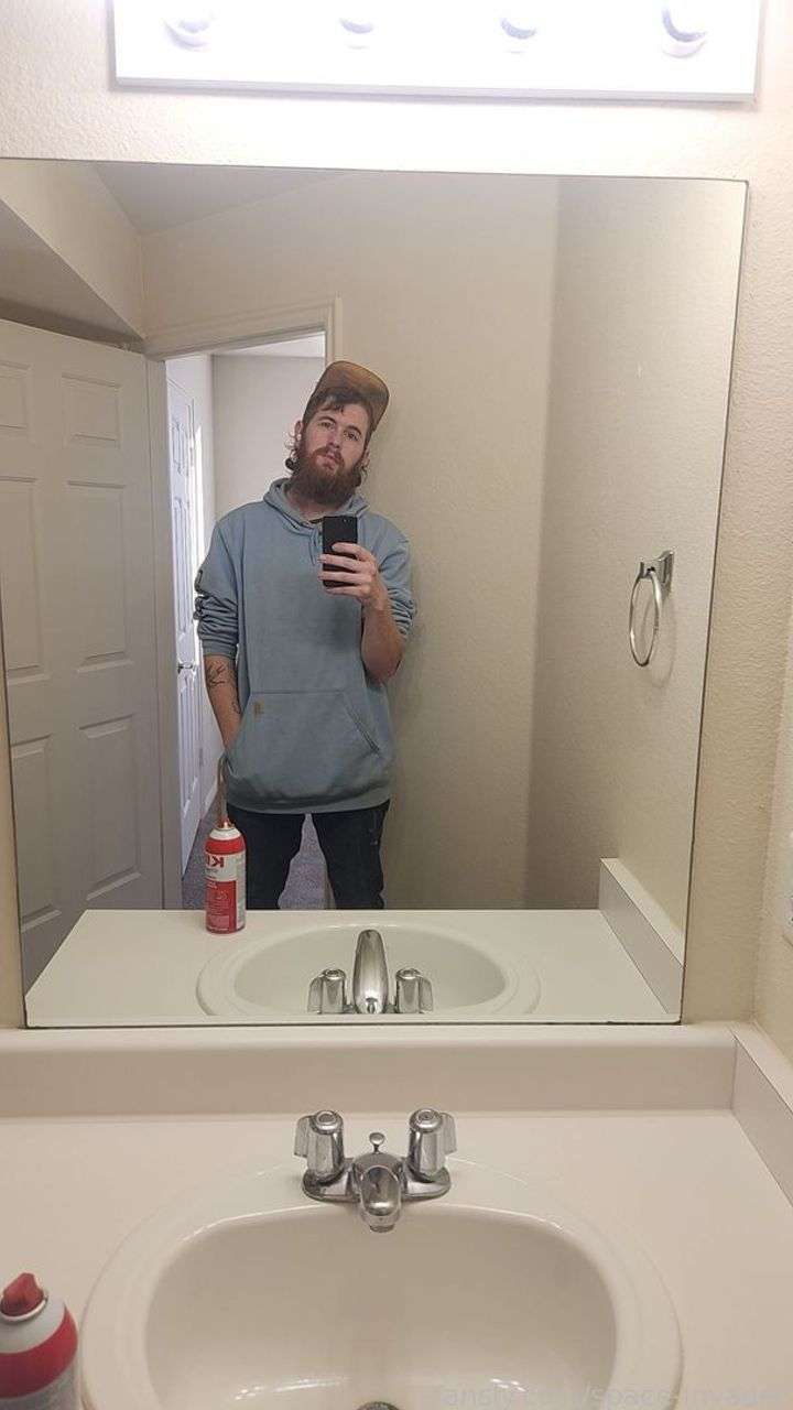 fansly space-invader profile photo  