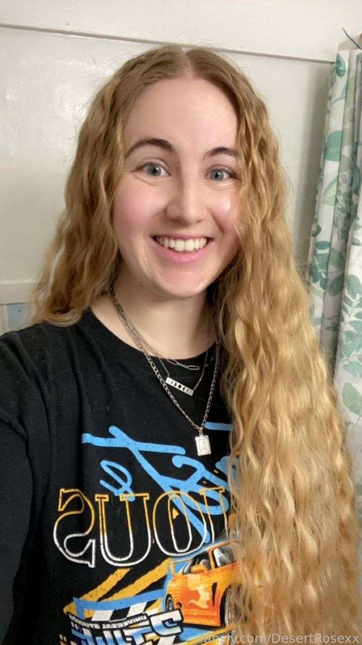 fansly DesertRosexx profile photo  