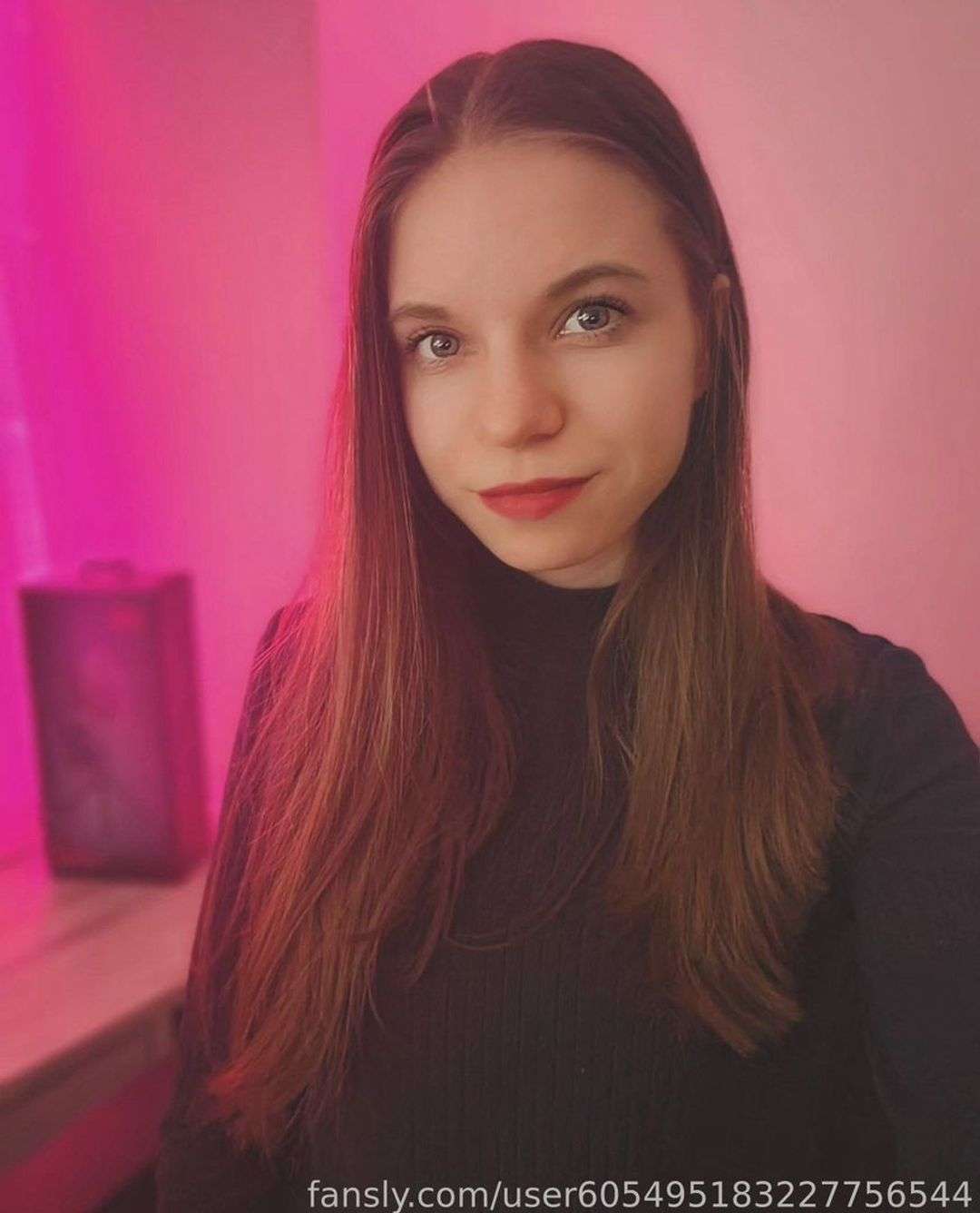 fansly StrawberryGirl profile photo  