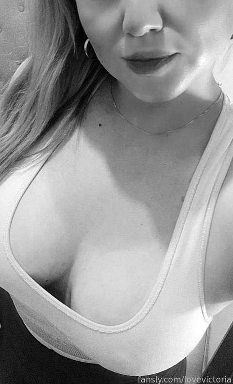 fansly VICKY F profile photo  