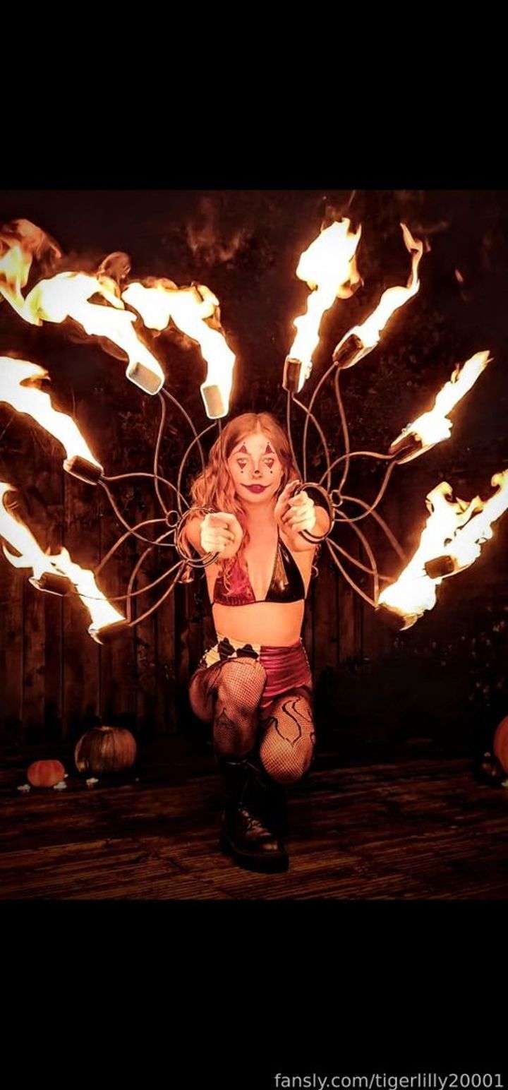 fansly tigerlilly20001 profile photo  