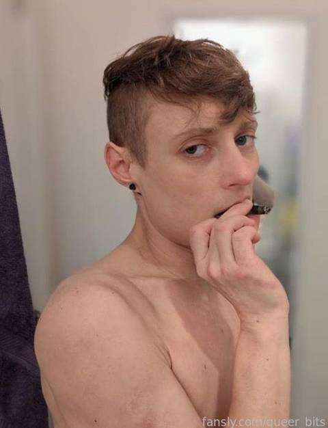 fansly queer_bits profile photo  