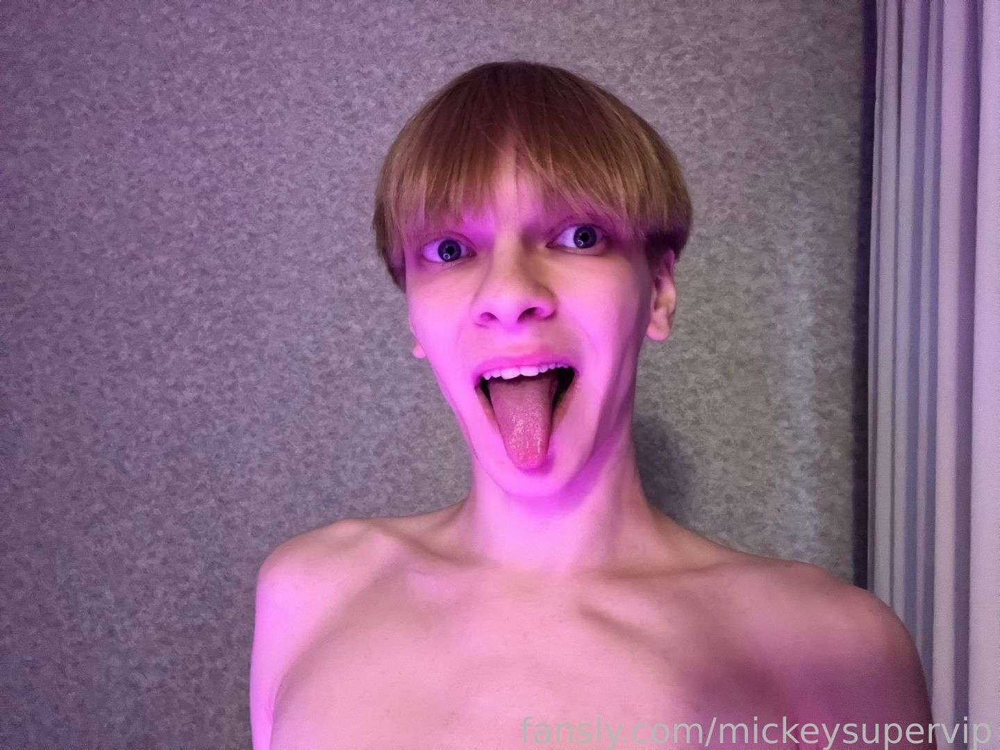 fansly TwinkBlondie profile photo  