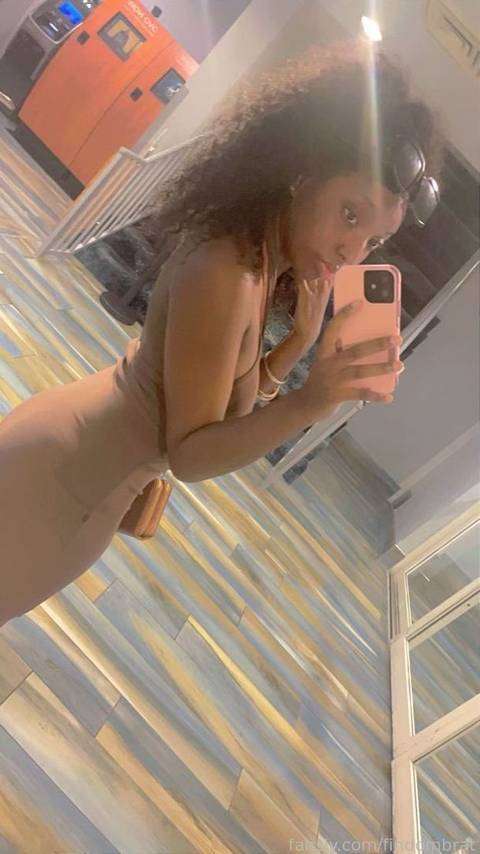 fansly findombrat profile photo  