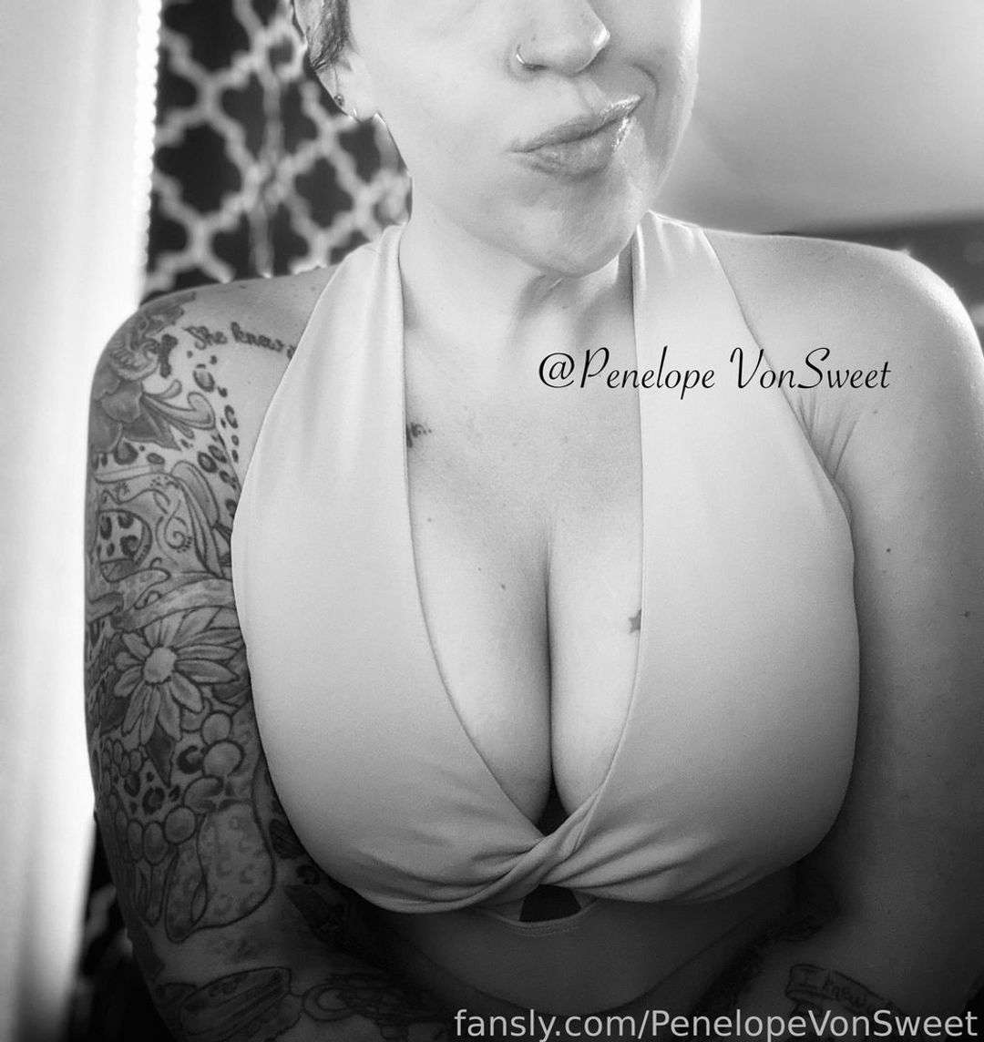 fansly PenelopeVonSweet profile photo  