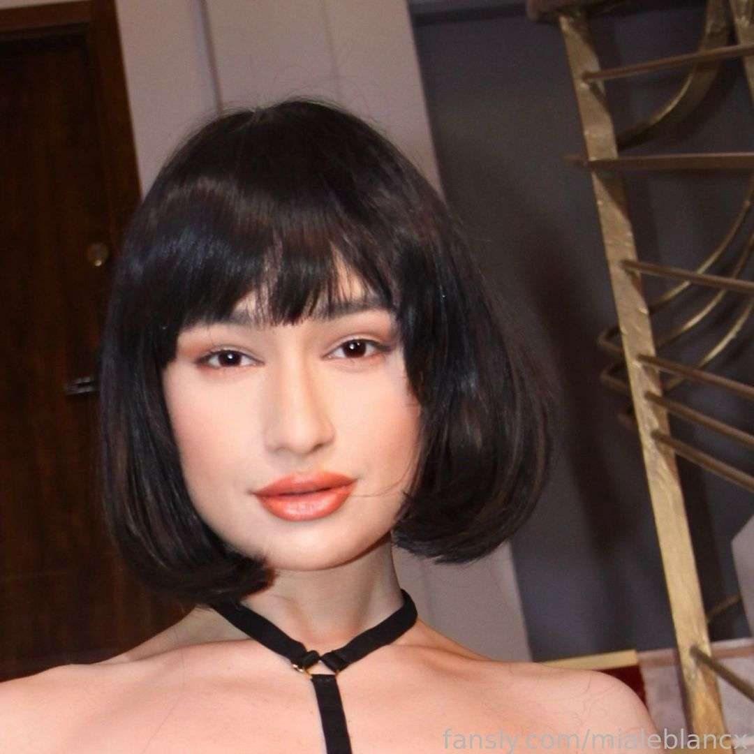 fansly mialeblancx profile photo  