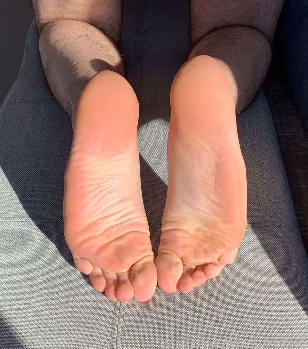 fansly HandsomeFeet profile photo  