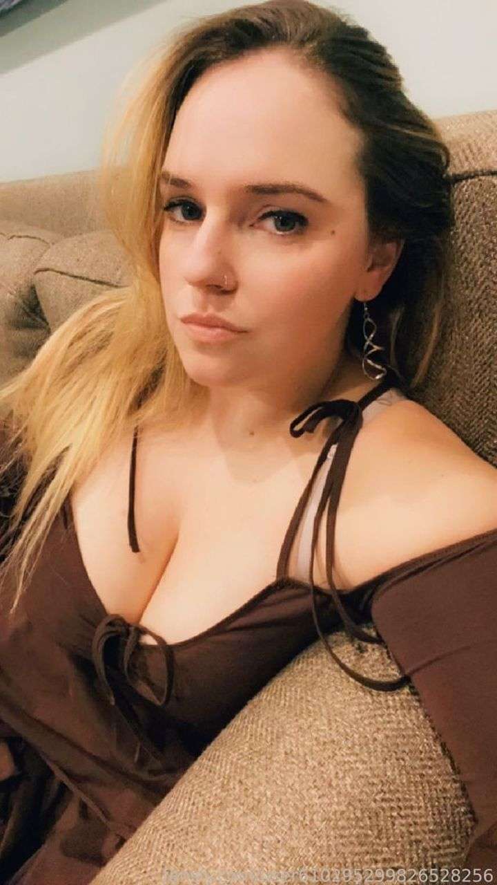 fansly BambiiBeautywetness profile photo  