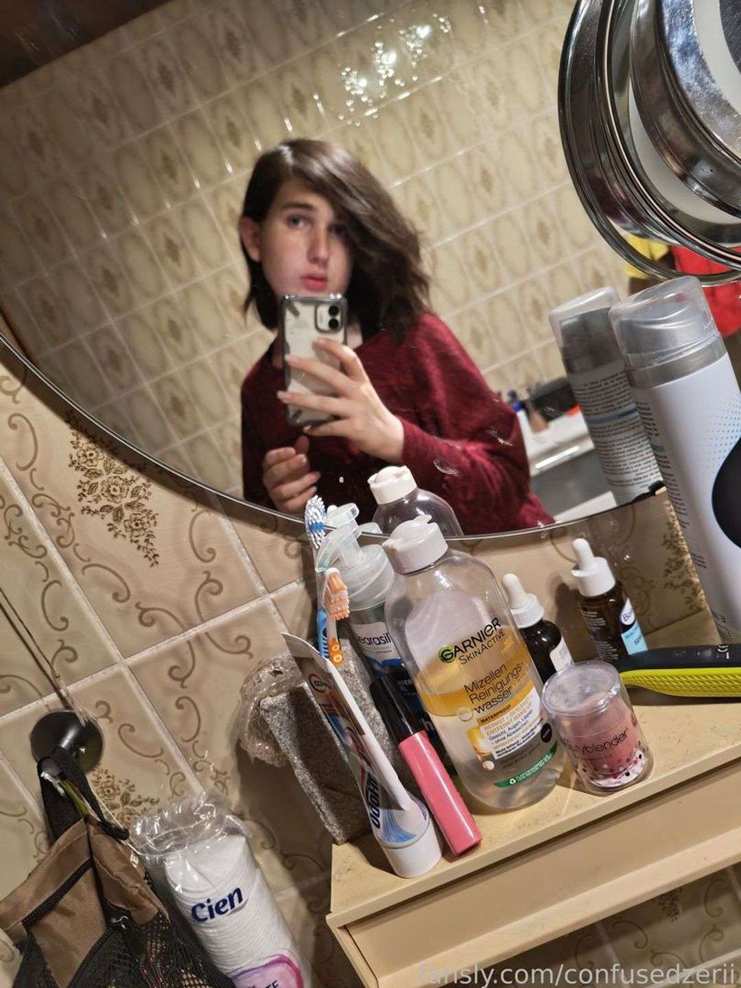 fansly confusedzerii profile photo  