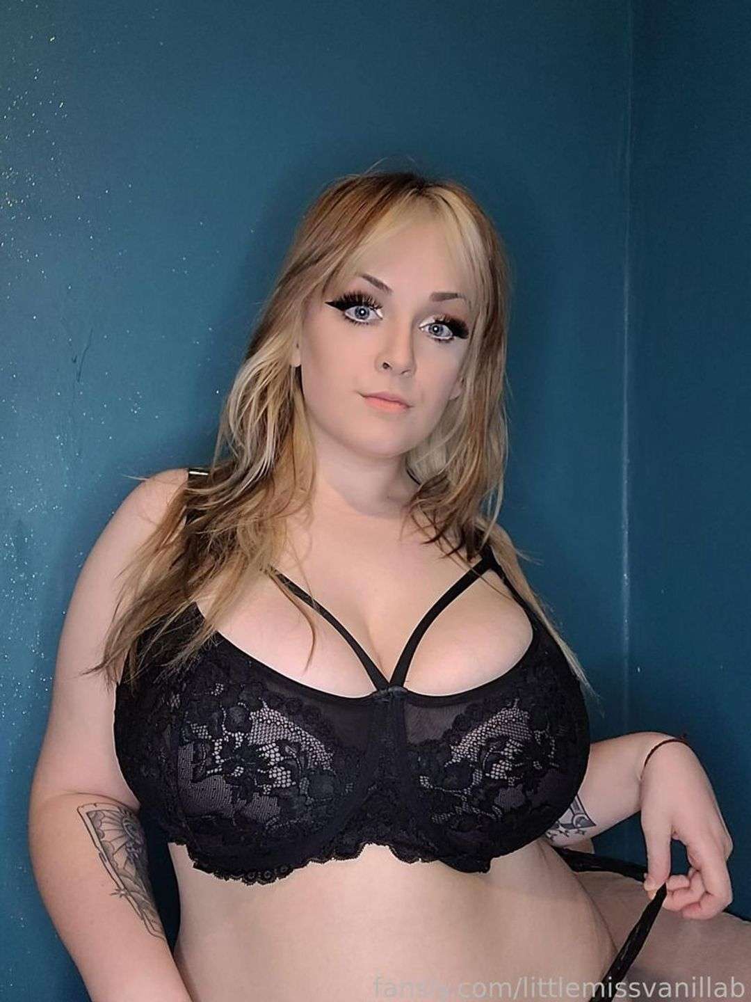 fansly littlemissvanillab profile photo  