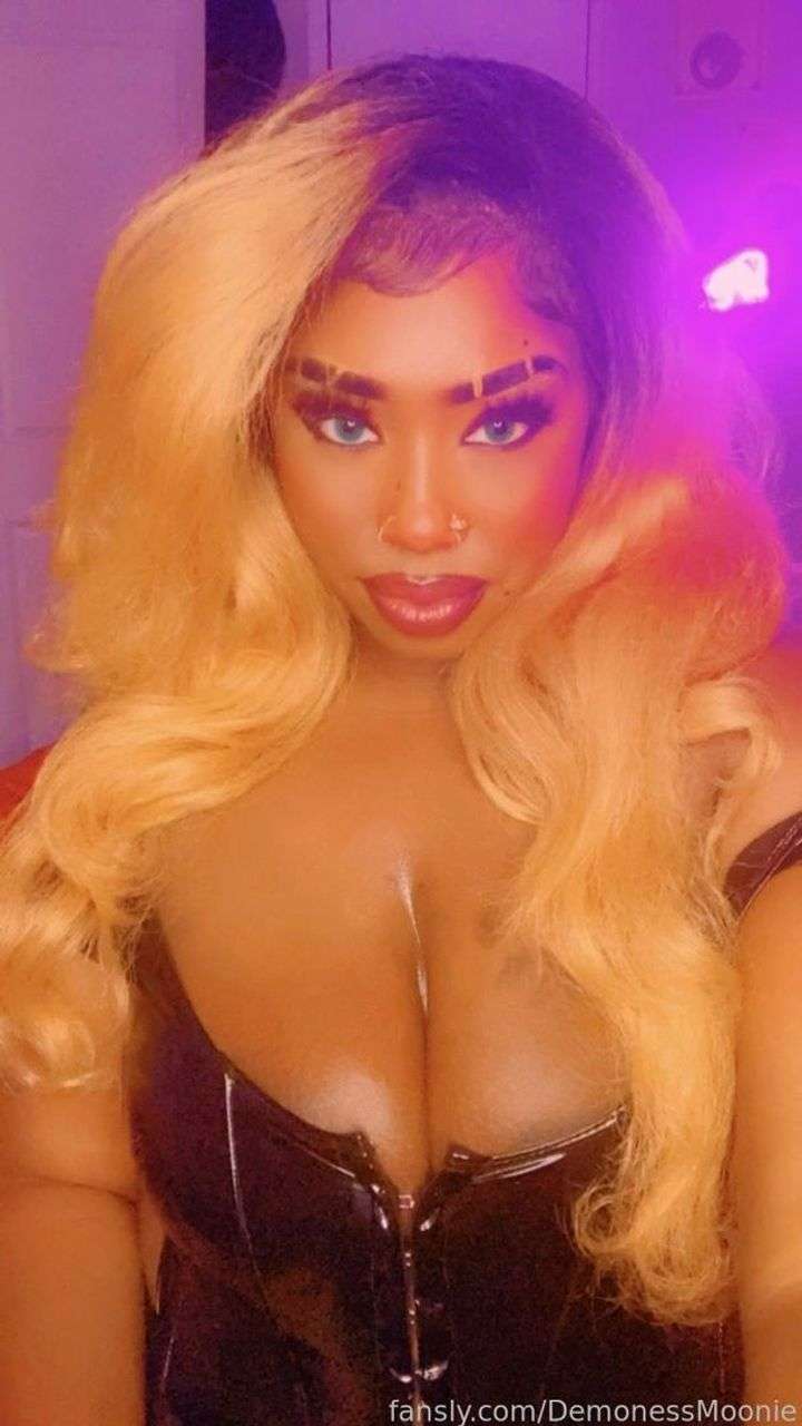 fansly Demoness Moonie🌹 profile photo  