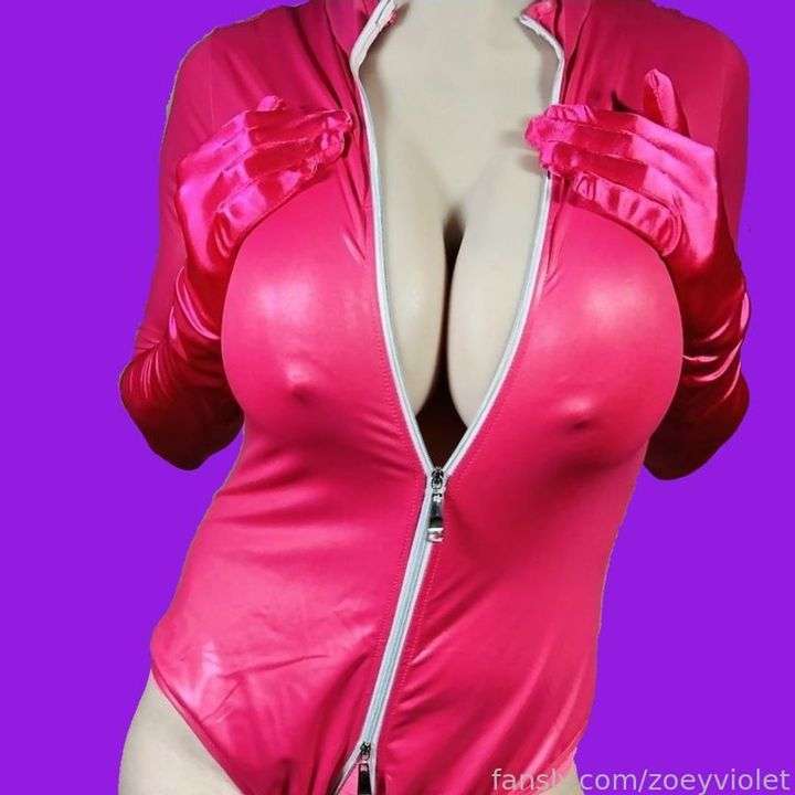 fansly zoeyviolet profile photo  
