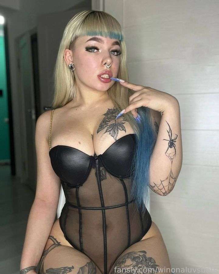 fansly winonaluvsbats profile photo  