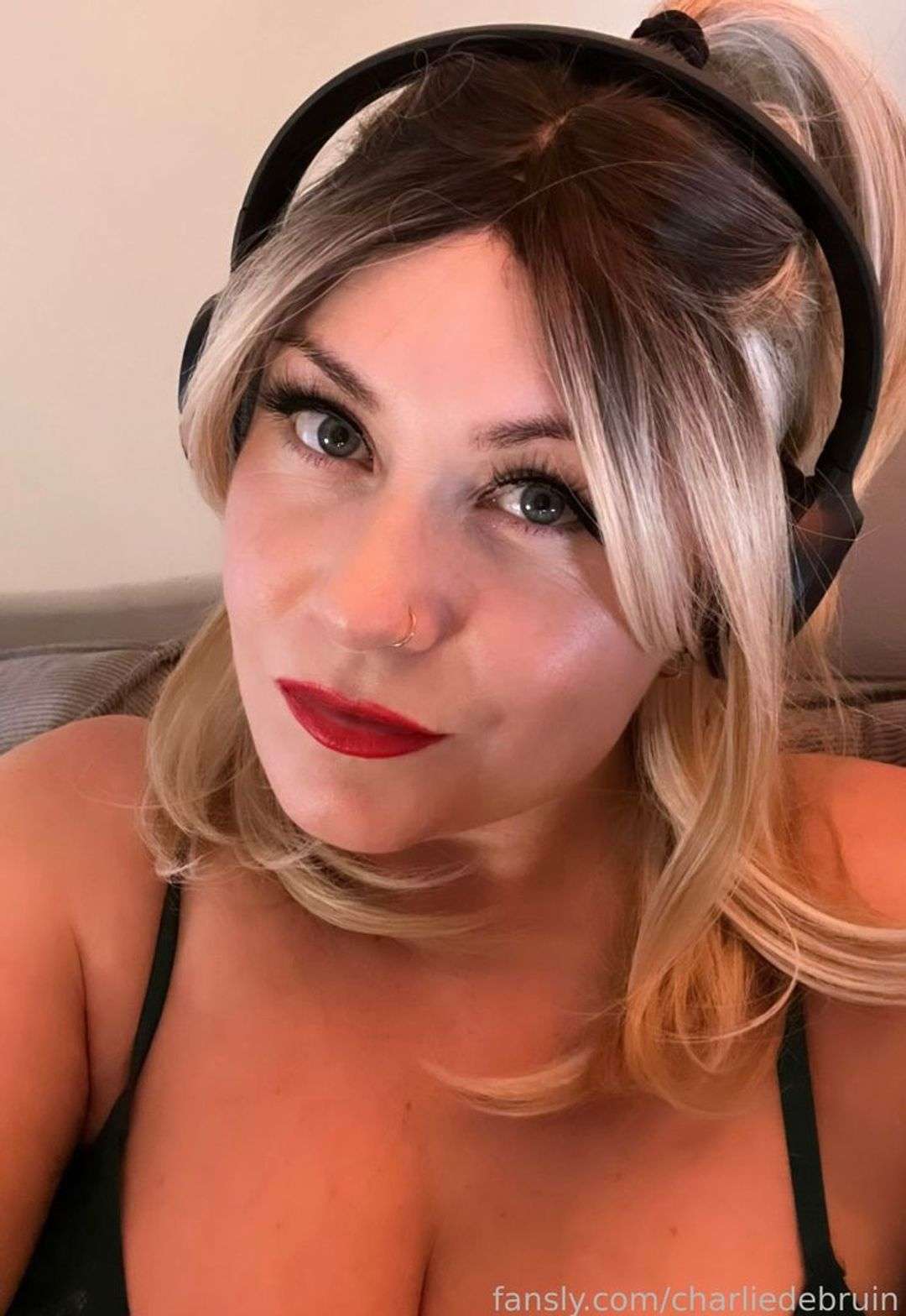 fansly charliedebruin profile photo  