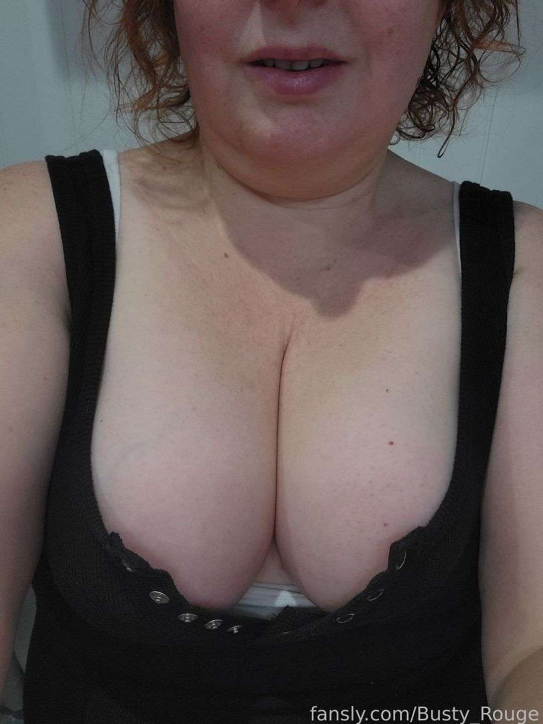 fansly Busty_Rouge profile photo  
