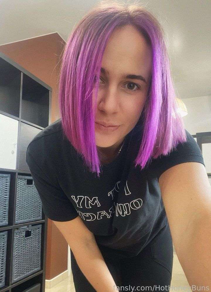 fansly HotHoneyBuns profile photo  