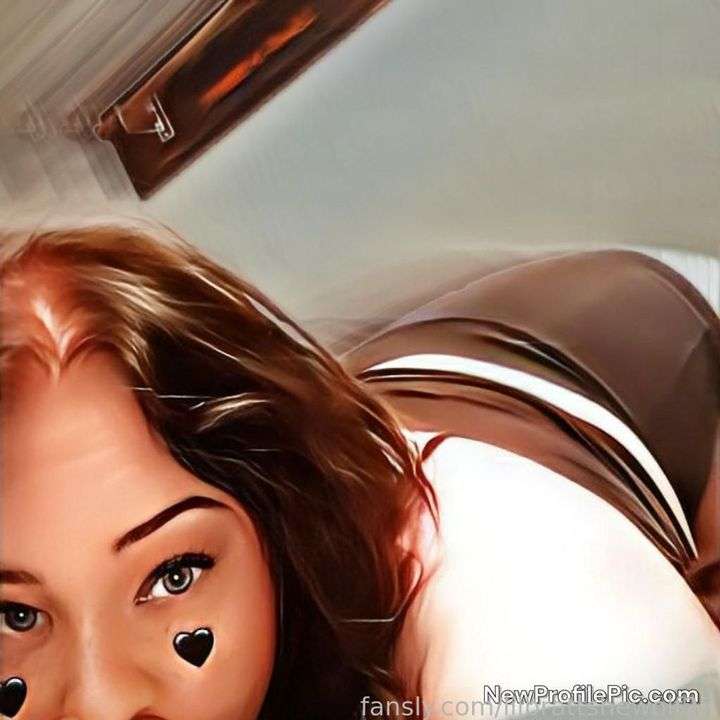 fansly lilbrattshewolf27 profile photo  