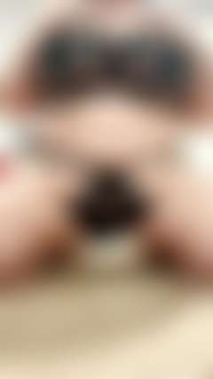 fansly QueenieTheB profile photo  