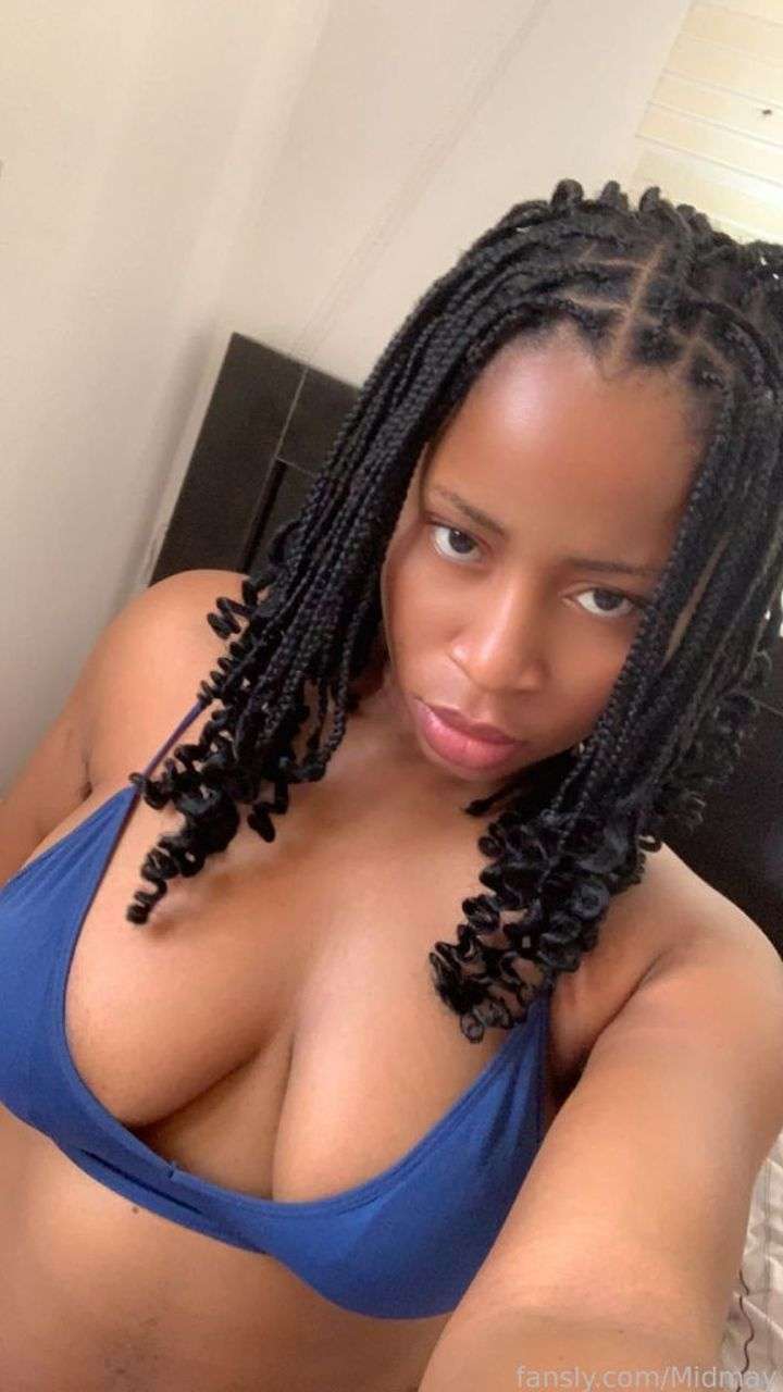 fansly Goddess MID profile photo  