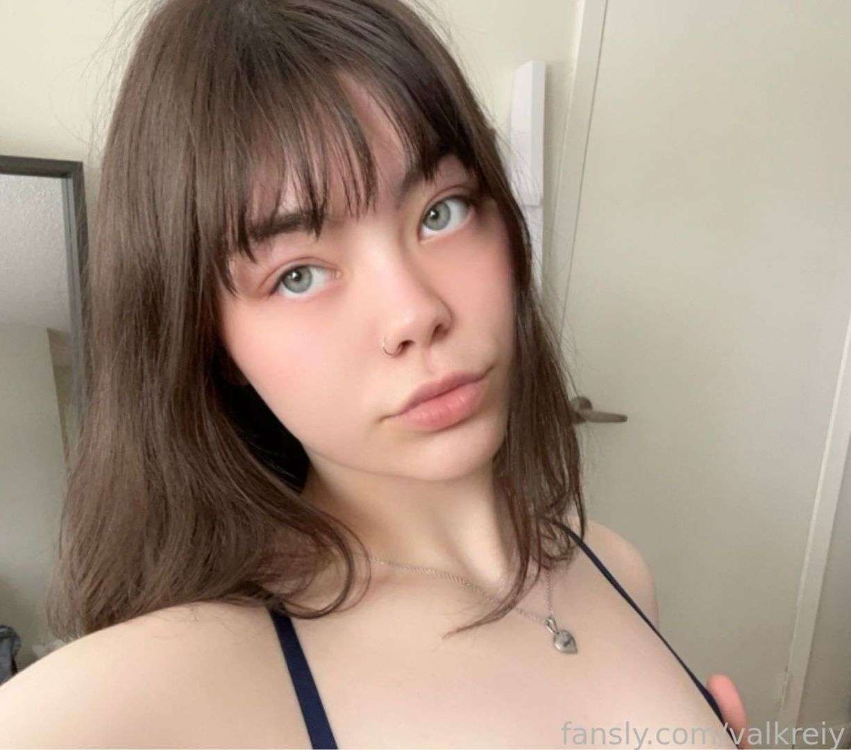 fansly valkreiy profile photo  