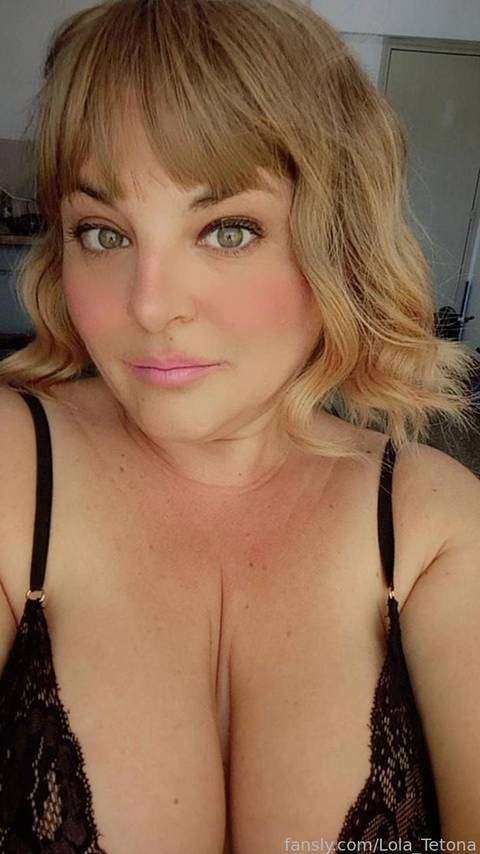 fansly Lola profile photo  