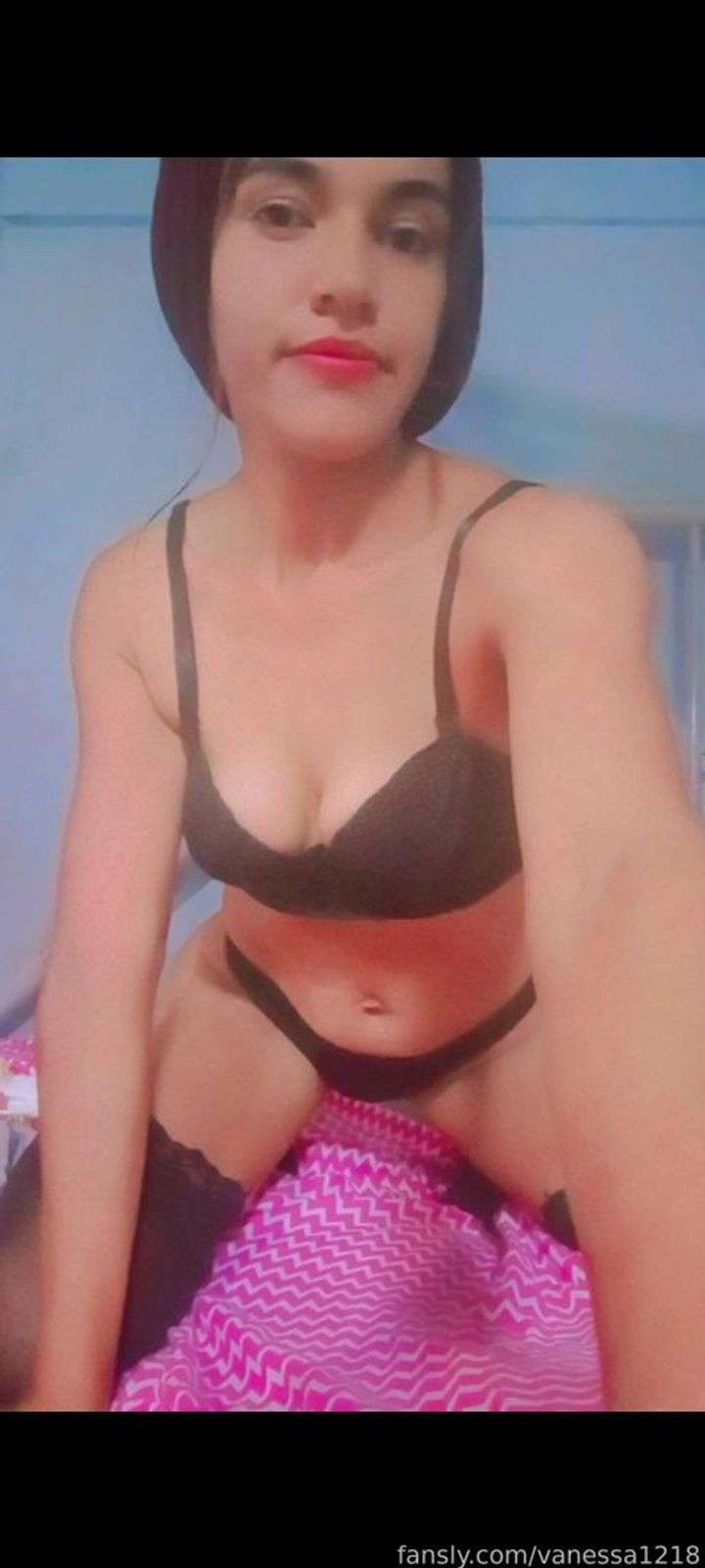 fansly vanessa1218 profile photo  