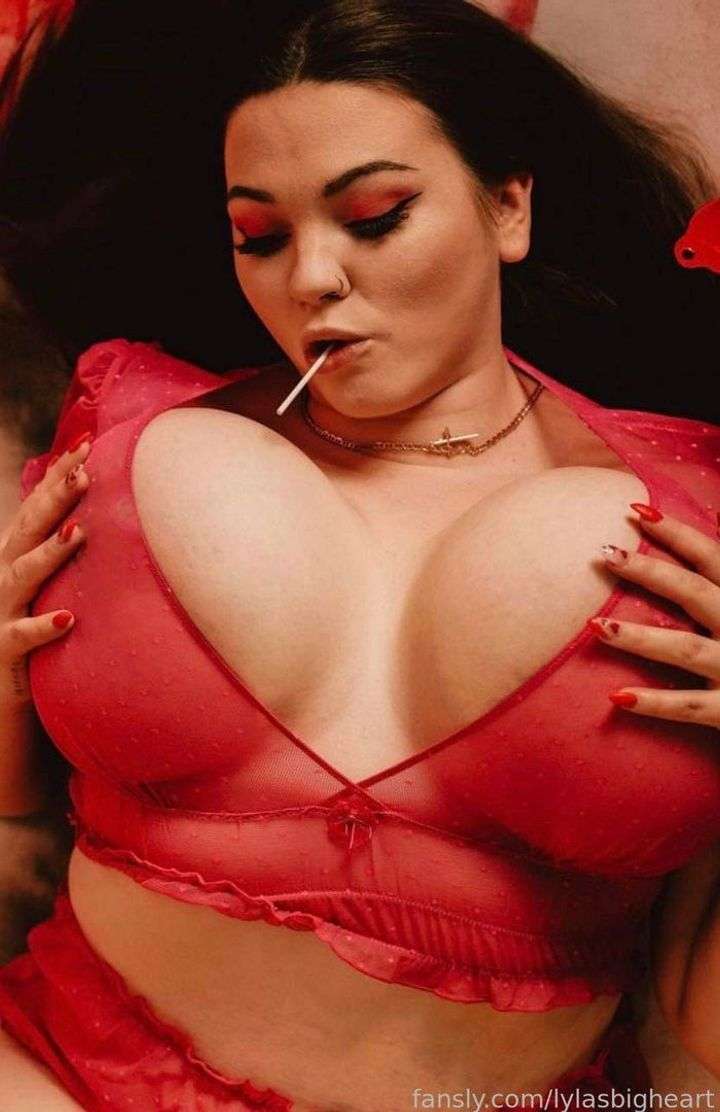fansly lylasbigheart profile photo  
