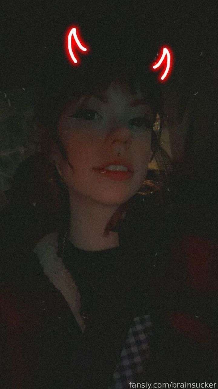 fansly lyssa / launch Mar 5 profile photo  