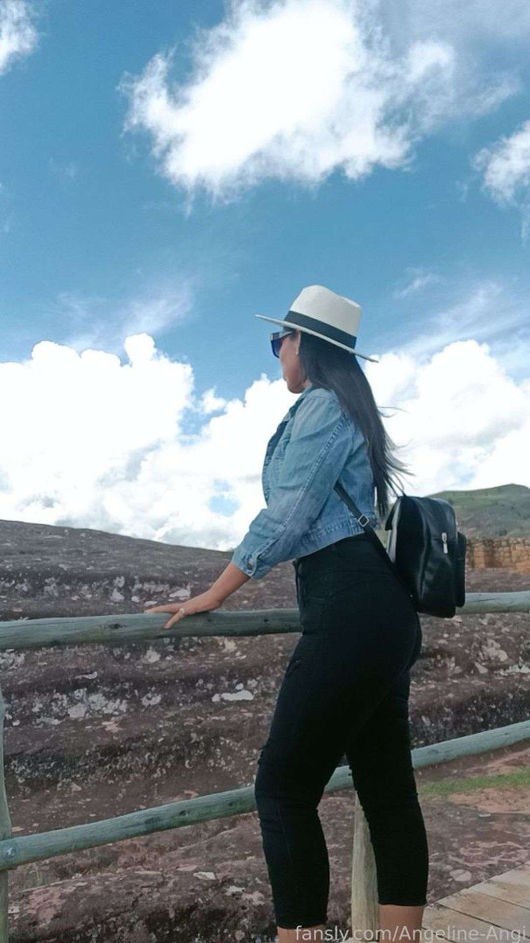 fansly Yuliana  profile photo  