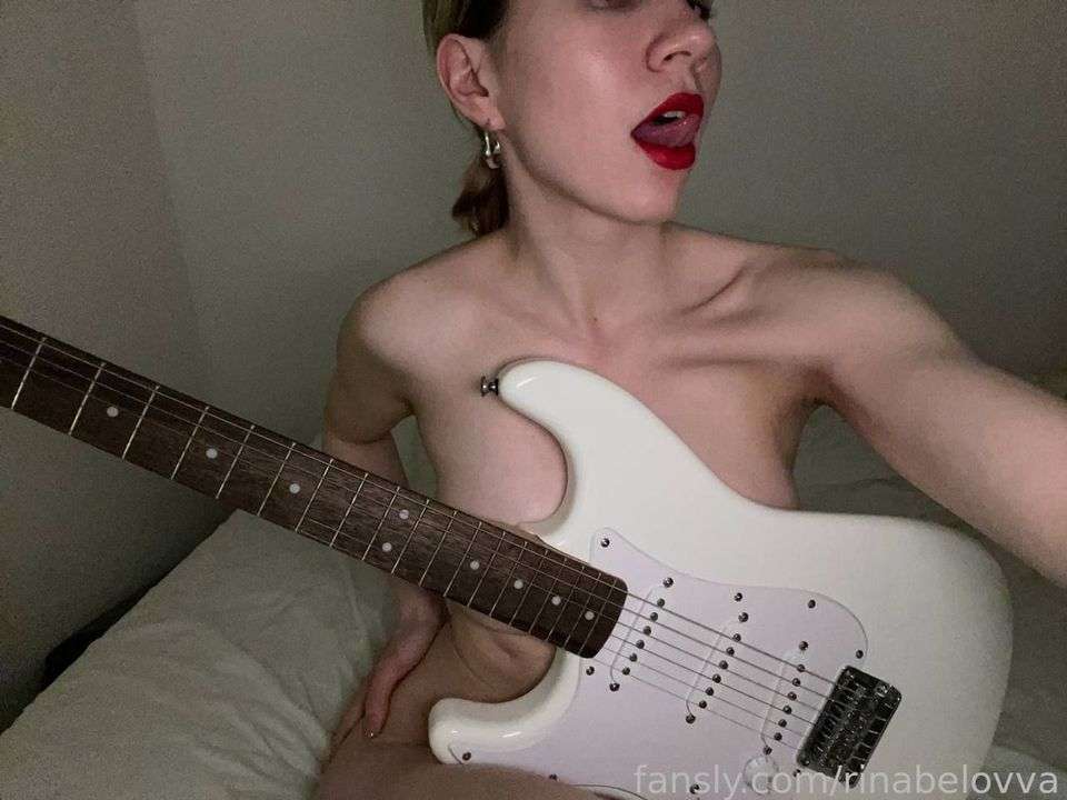 fansly rinabelovva profile photo  