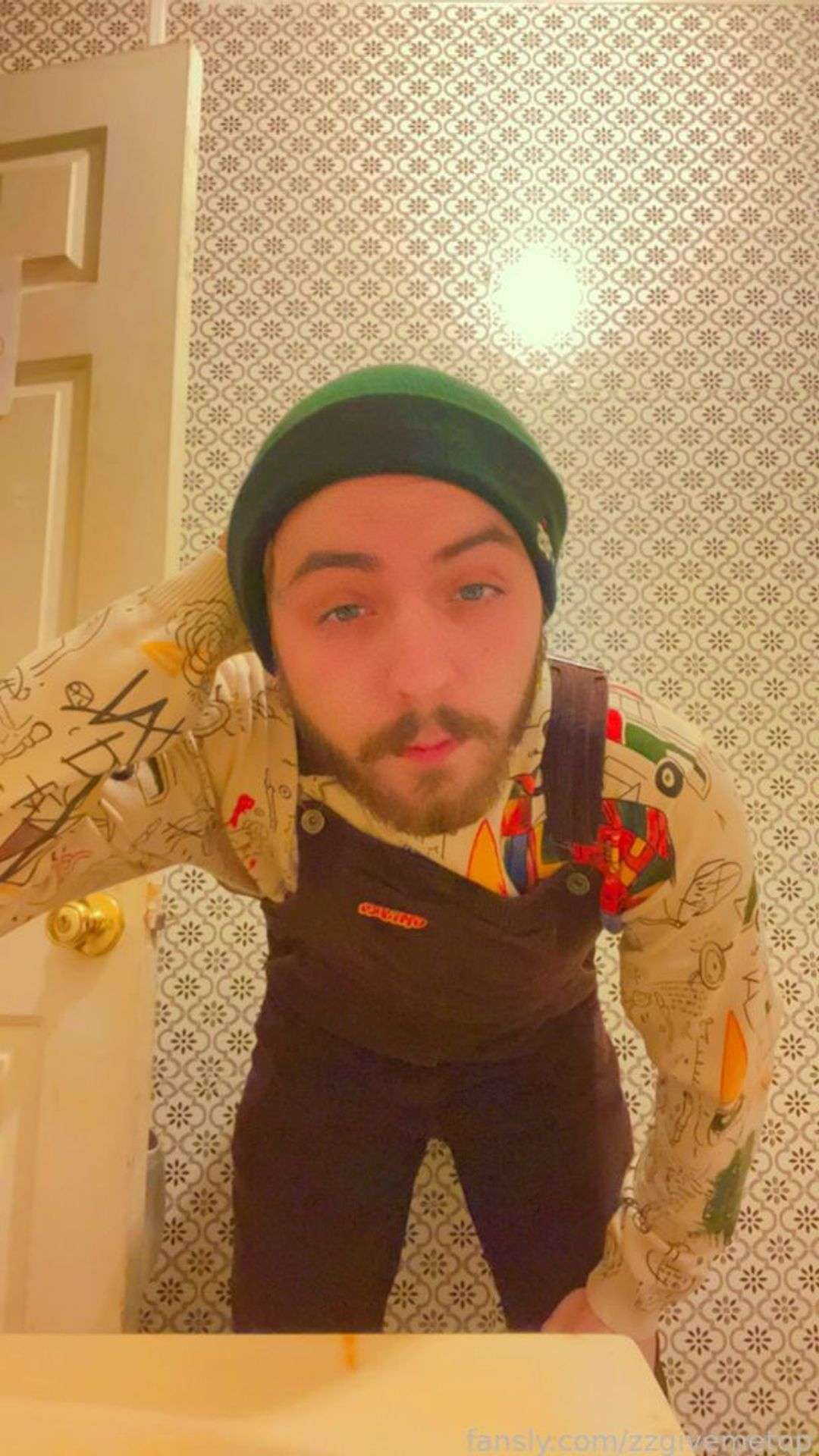 fansly zzgivemetop profile photo  