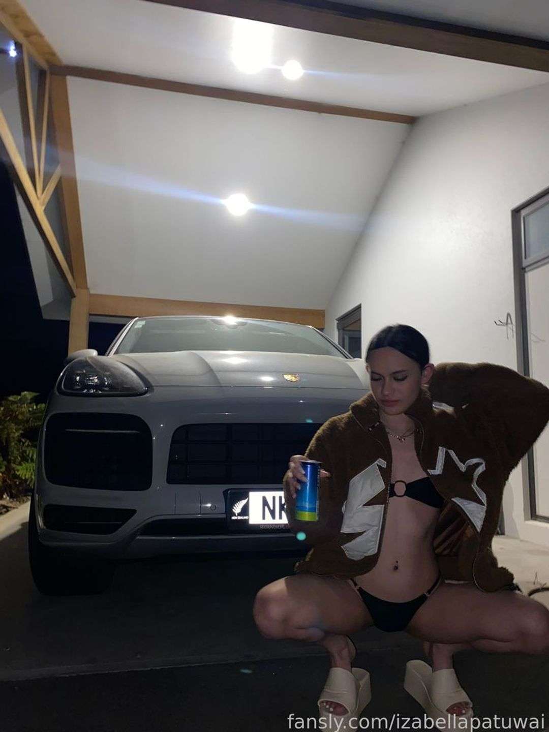 fansly izabellapatuwai profile photo  
