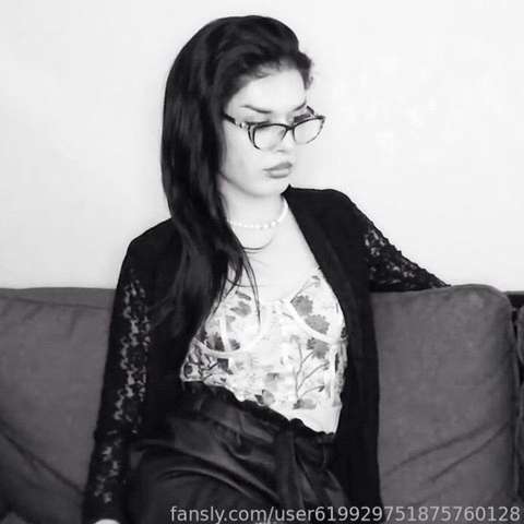 fansly Kira profile photo  
